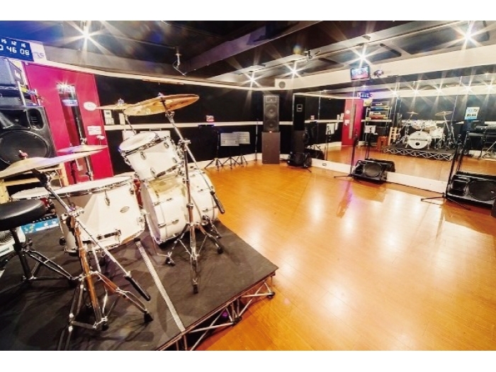 名古屋で営業時間が夜遅くまでやってる音楽スタジオは？